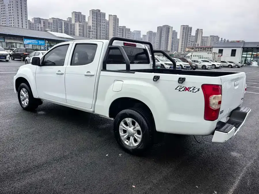 Isuzu RE-MAX Ruimai RE-MAX Ruimai 2023 2.5T Diesel Manual 4WD Chimai Edition Long Wheelbase 2024 — миниатюра 5