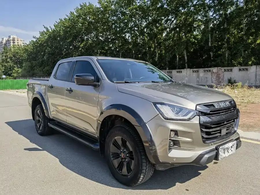 Isuzu D-MAX D-MAX 2023 1.9T Automatic 4WD V-CROSS Leading Edition 2023 — миниатюра 3