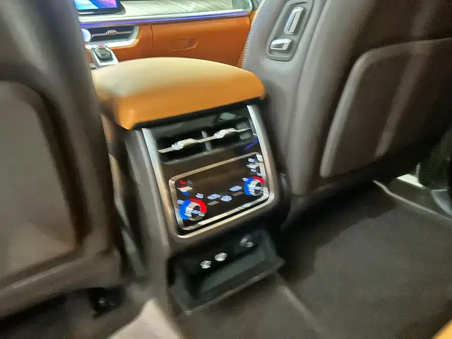 Tank 500 Tank 500 2022 3.0T Sports Edition 5-seater 2022 — миниатюра 5