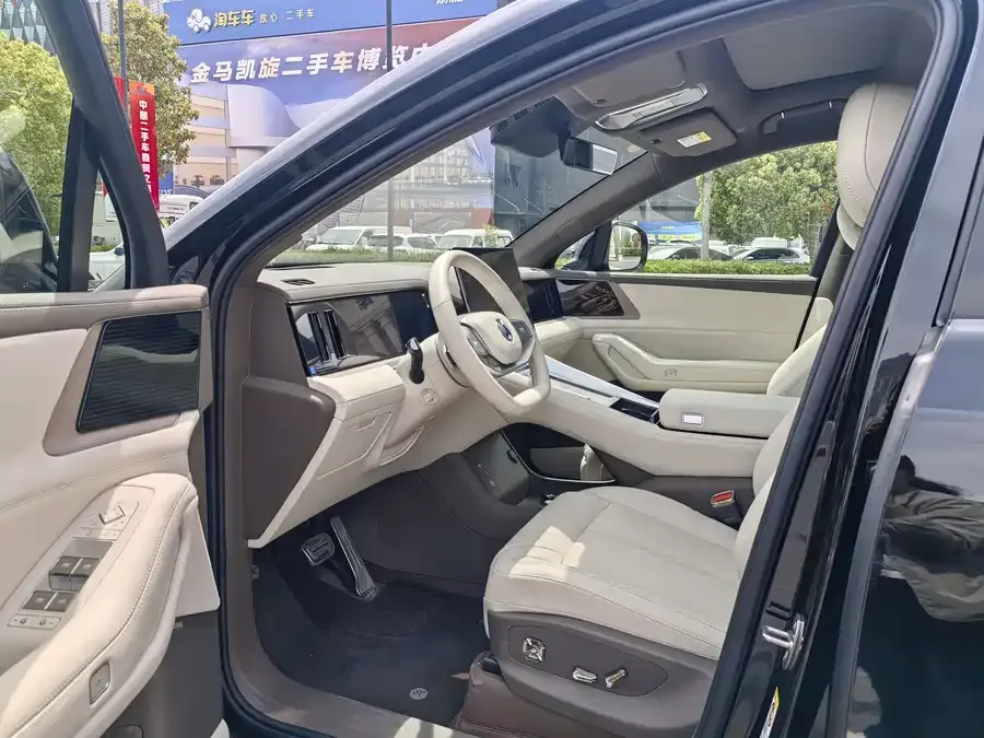 BYD N8L Denza N8L 2025 Flagship Model 2025 — миниатюра 3