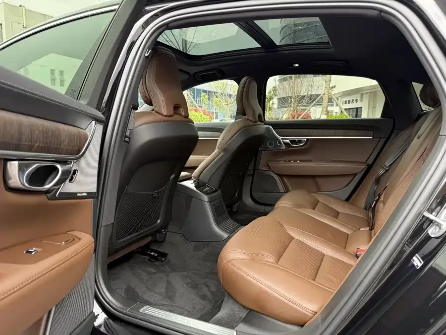 Volvo S90 plug-in hybrid Volvo S90 Plug-in Hybrid 2024 Plug-in Hybrid Four-wheel Drive Long-range Zhiya Luxury Edition 2024 — миниатюра 2