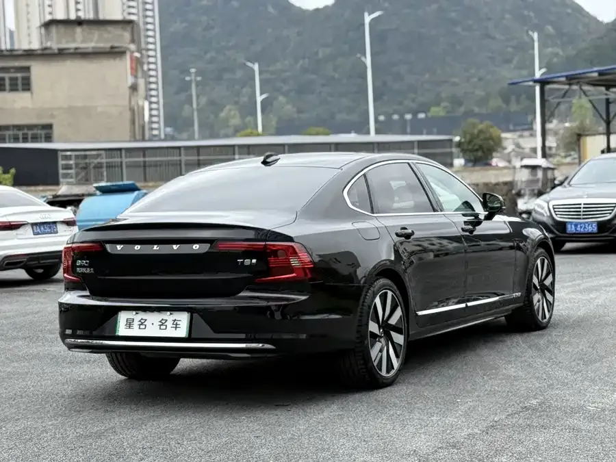 Volvo S90 plug-in hybrid Volvo S90 Plug-in Hybrid 2024 Plug-in Hybrid Four-wheel Drive Long-range Zhiya Luxury Edition 2024 — миниатюра 4