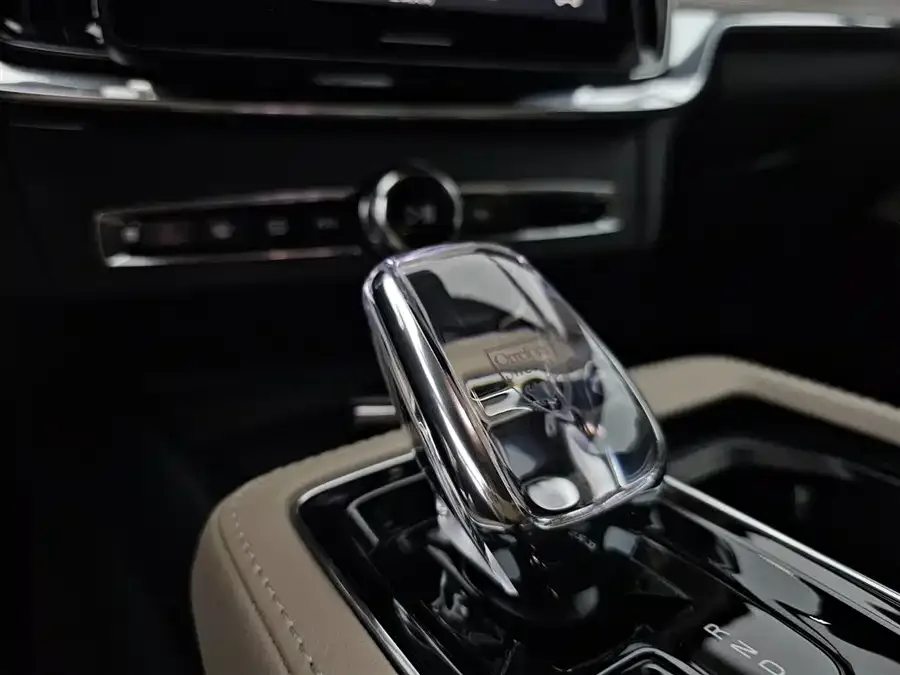 Volvo S90 plug-in hybrid Volvo S90 Plug-in Hybrid 2026 Plug-in Hybrid Four-Wheel Drive Long-Range Zhiya Luxury Edition 2025 — миниатюра 4