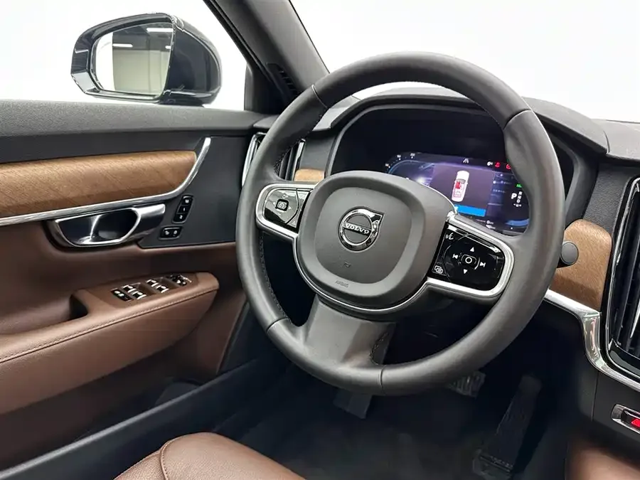 Volvo S90 plug-in hybrid 2024 plug-in hybrid four-wheel drive long-range Zhiyi luxury version 2024 — миниатюра 3