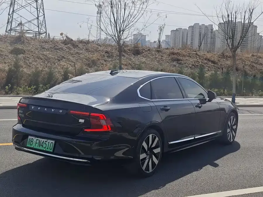 Volvo S90 plug-in hybrid Volvo S90 Plug-in Hybrid 2024 Plug-in Hybrid Four-wheel Drive Long-range Zhiya Luxury Edition 2024 — миниатюра 2