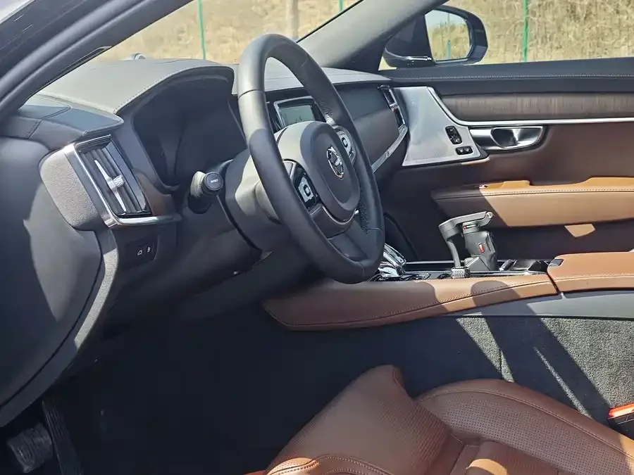 Volvo S90 plug-in hybrid Volvo S90 Plug-in Hybrid 2024 Plug-in Hybrid Four-wheel Drive Long-range Zhiya Luxury Edition 2024 — миниатюра 3