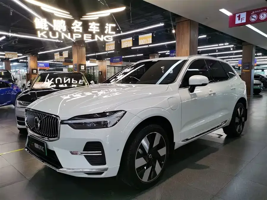 Volvo XC60 Plug-in Hybrid 2024