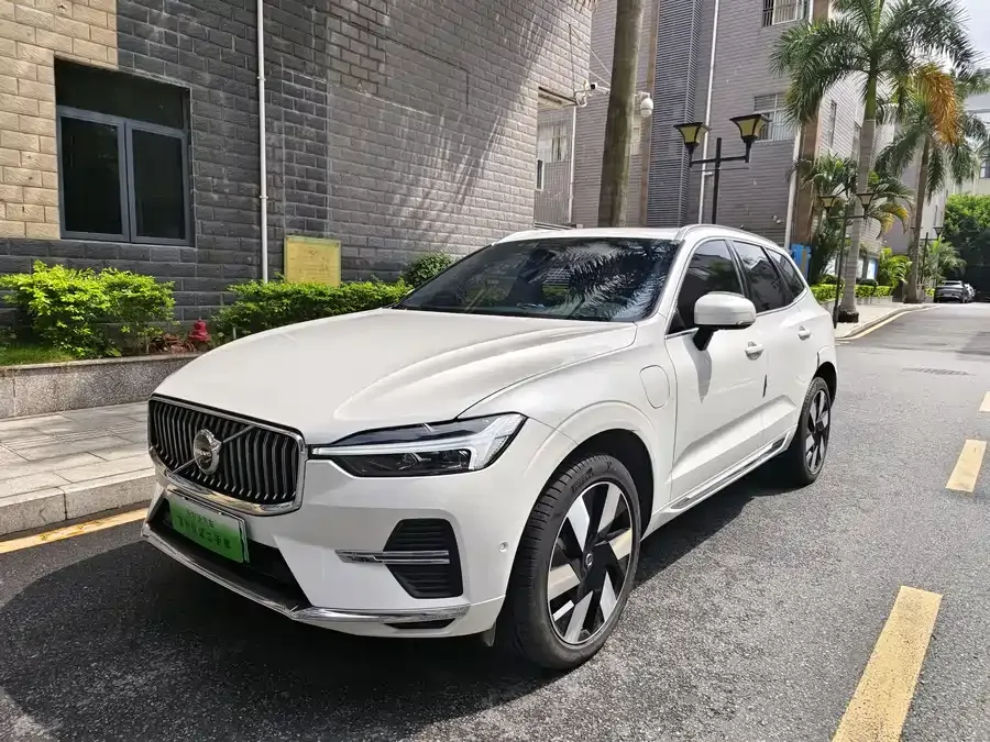 Volvo XC60 Plug-in Hybrid 2024