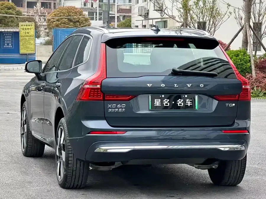 Volvo XC60 Plug-in Hybrid 2024 T8 Plug-in Hybrid Long-range Four-wheel Drive Smart Luxury Edition 2024 — миниатюра 3