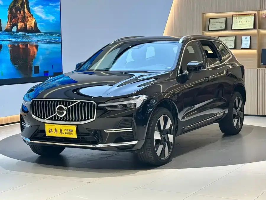 Volvo XC60 Plug-in Hybrid 2024