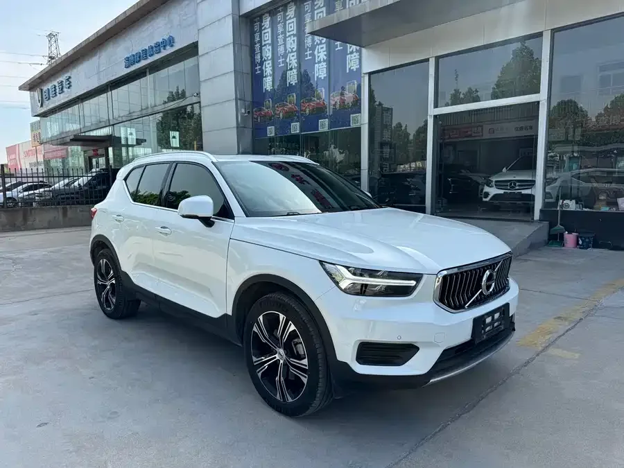 Volvo XC40 2022 T4 four-wheel drive Zhiyuan luxury version 2022 — миниатюра 3