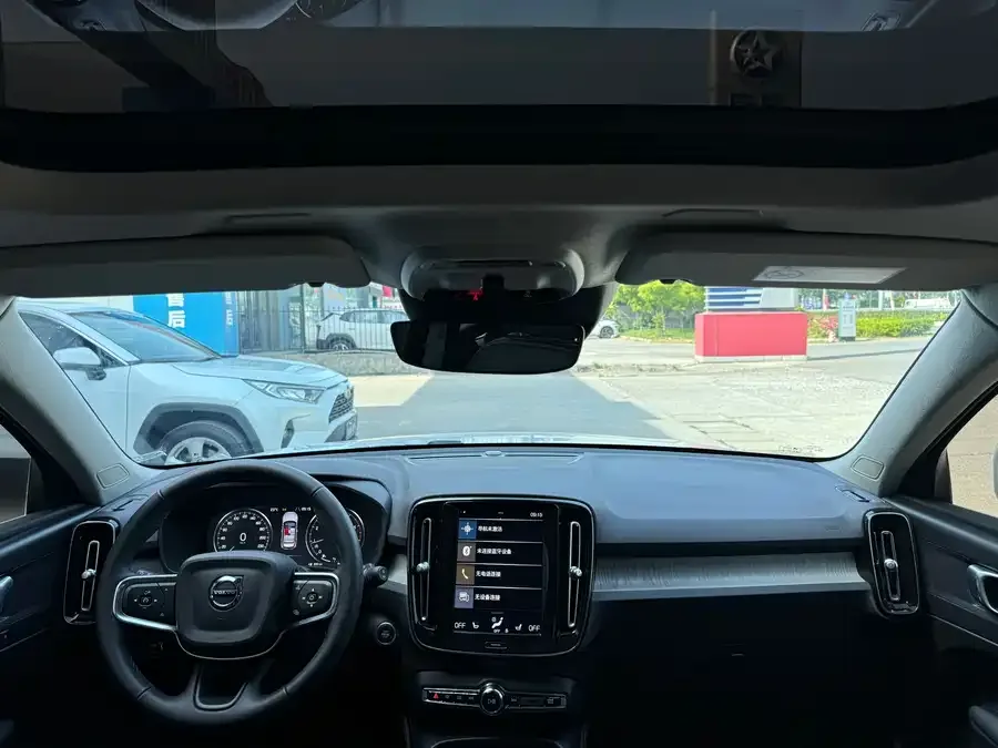 Volvo XC40 2022 T4 four-wheel drive Zhiyuan luxury version 2022 — миниатюра 4