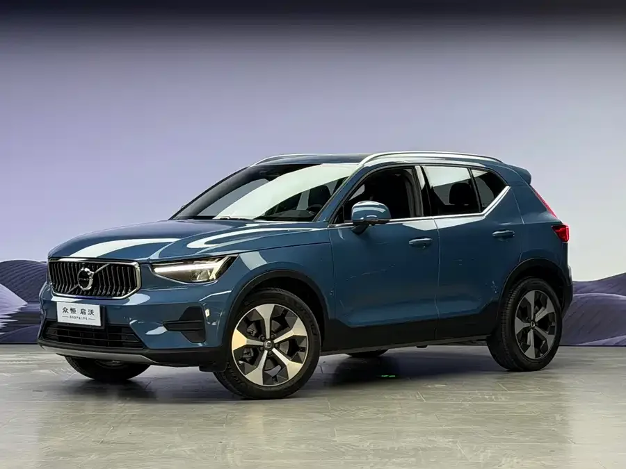 Volvo XC40 2023 B4 4WD Zhiyuan Luxury Edition 2023 — фото 1, купить с доставкой в Москву