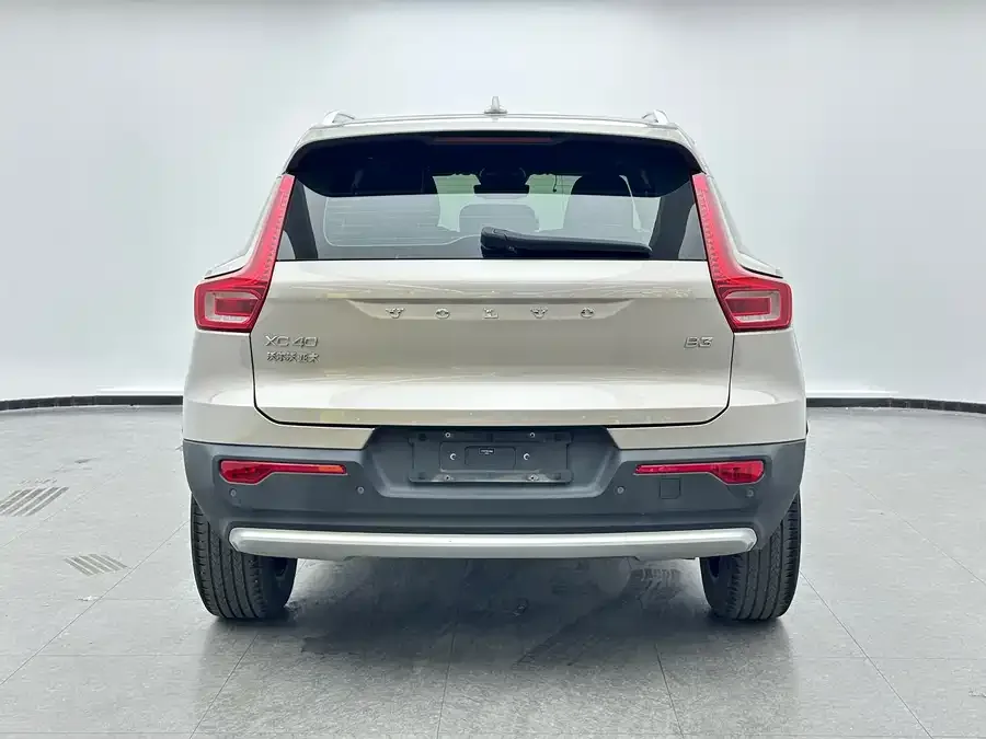 Volvo XC40 2023 B3 Zhiyuan Luxury Edition 2022 — миниатюра 2
