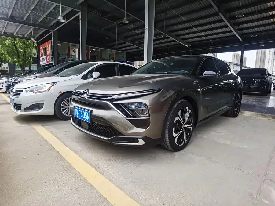 Citroen Versailles C5 X Versailles C5 2024 — фото 1, купить с доставкой в Москву
