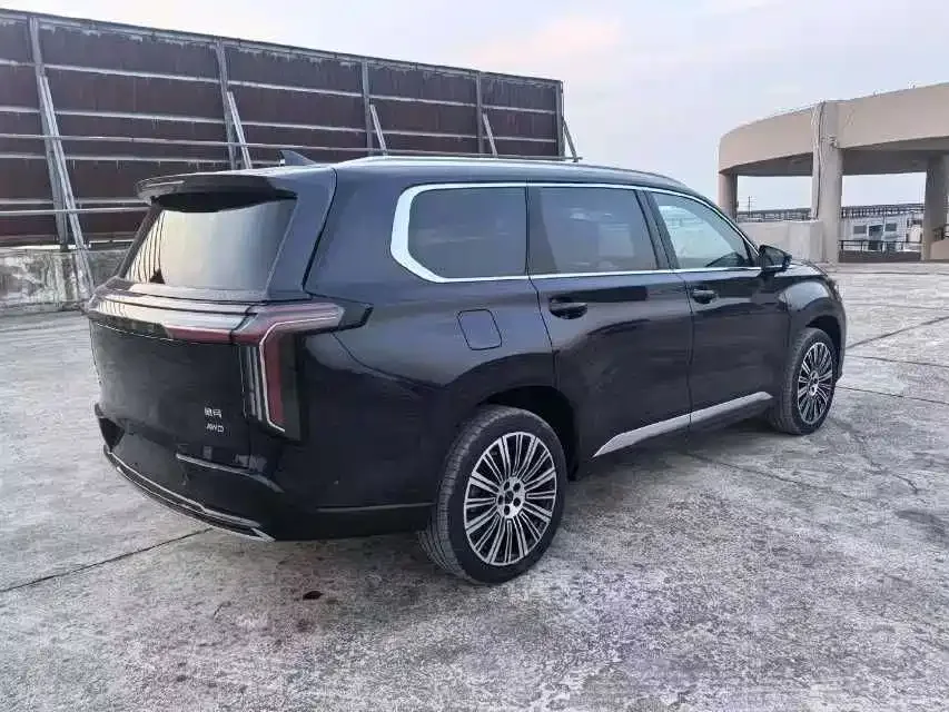 Exeed Moon C-DM Xingtu Lanyue C-DM 2025 Model 180 Ultra Long Range Ultra 4WD 6 Seats 2025 — миниатюра 5