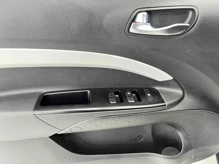 Kia KX1 Yipao 2021 1.4L CVT fun sunroof model 2023 — миниатюра 3