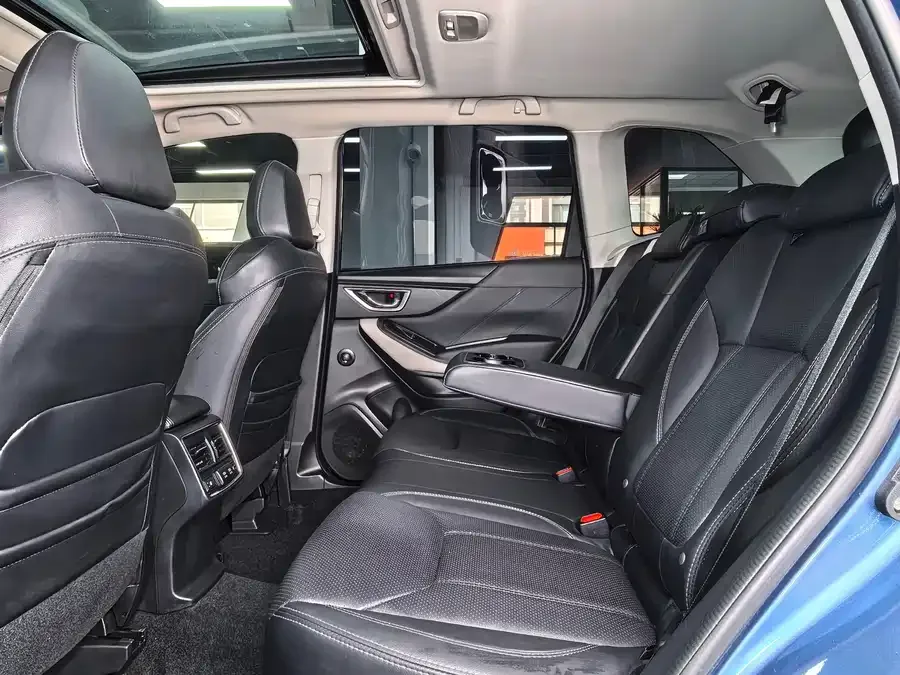 Subaru Forester 2022 Forester 2.0i AWD Ultimate Edition EyeSight 2022 — миниатюра 3