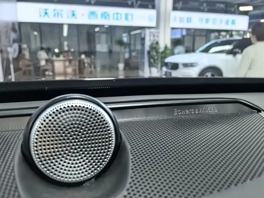 Volvo XC90 2023 B6 Zhiyi Luxury Edition 7 Seaters 2023 — миниатюра 3