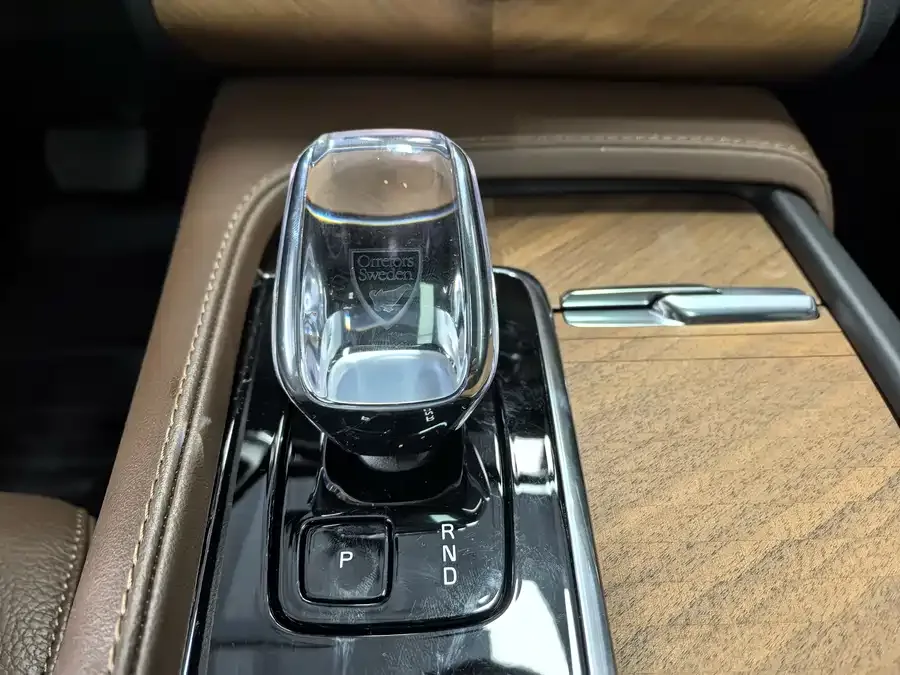 Volvo XC90 2023 B6 Zhiyi Luxury Edition 7 Seaters 2023 — миниатюра 5