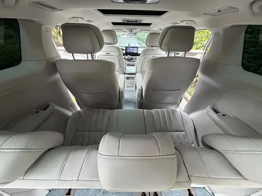Roewe iMAX8 Roewe iMAX8 2023 400TGI Enjoy Edition 2024 — миниатюра 4