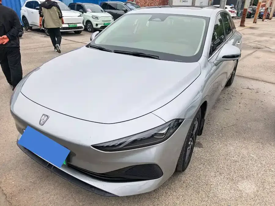 Roewe D7 Roewe D7 2023 DMH 125km Flagship Edition 2023 — фото 1, купить с доставкой в Москву