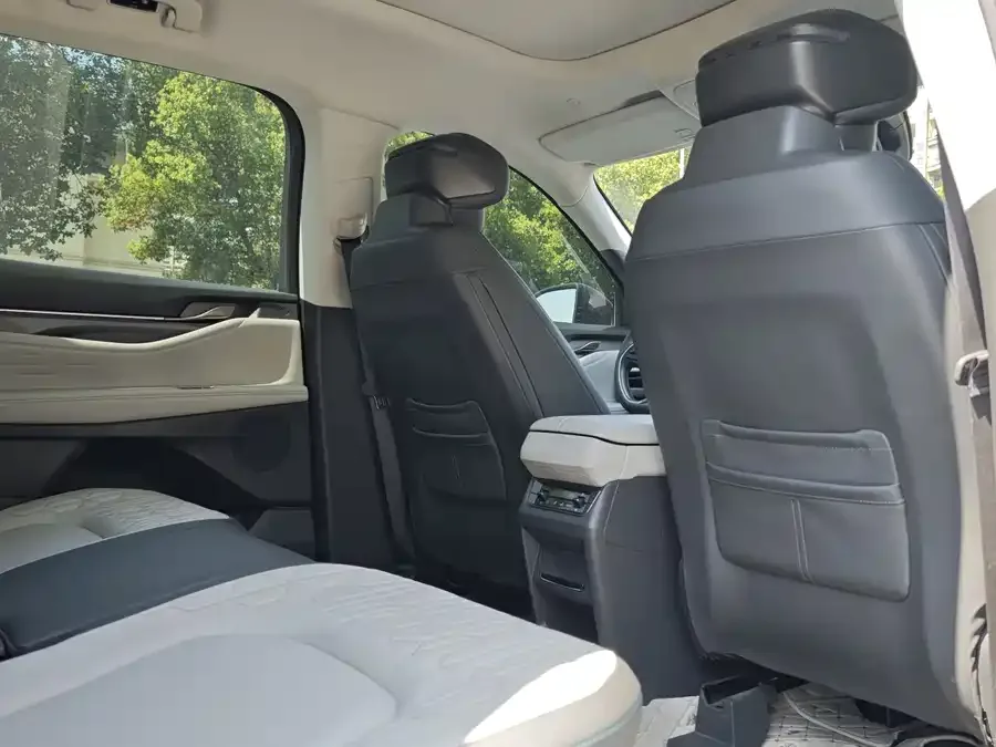 Ford Edge 2023 Sharp L 2.0T EcoBoost 2WD 7-seat Luxury Edition 2023 — миниатюра 4