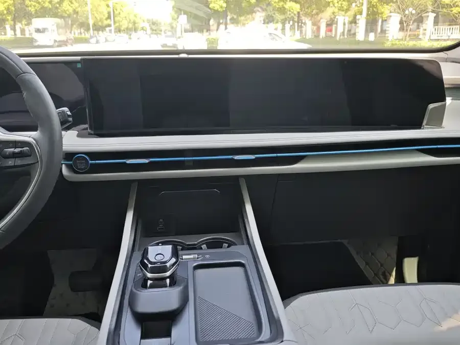 Ford Edge 2023 Sharp L 2.0T EcoBoost 2WD 7-seat Luxury Edition 2023 — миниатюра 5