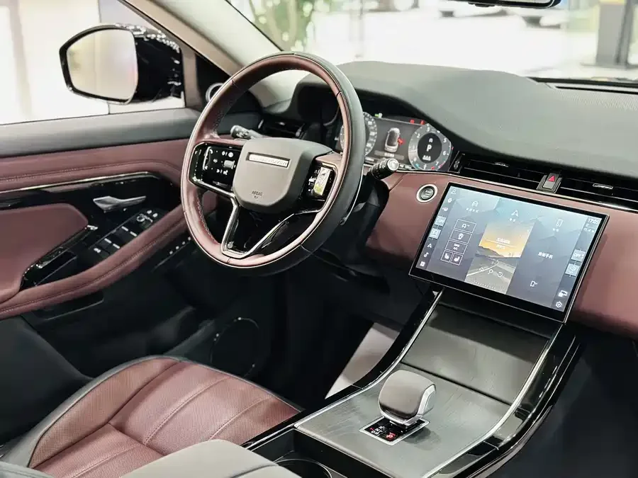 Land Rover Range Rover Aurora 2024 Range Rover Evoque L SE Yuguang Honor Edition 2024 — миниатюра 4