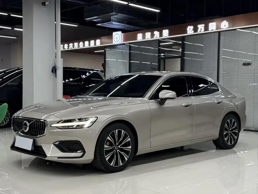 Volvo S60 2023