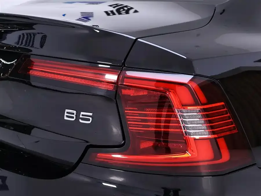 Volvo S90 2022 B5 Zhiyi Luxury Edition 2022 — миниатюра 3