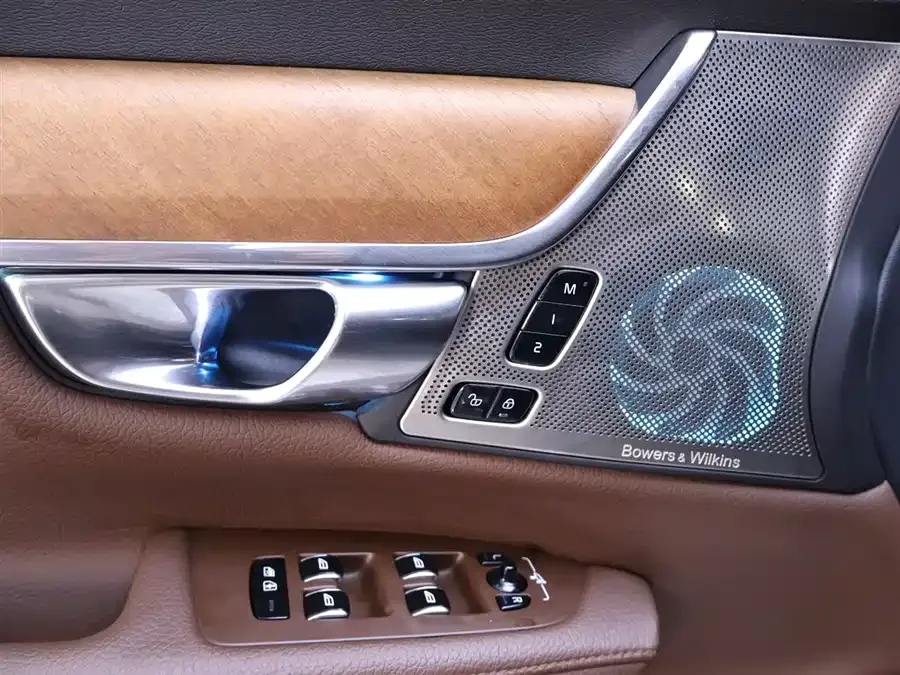 Volvo S90 2022 B5 Zhiyi Luxury Edition 2022 — миниатюра 5