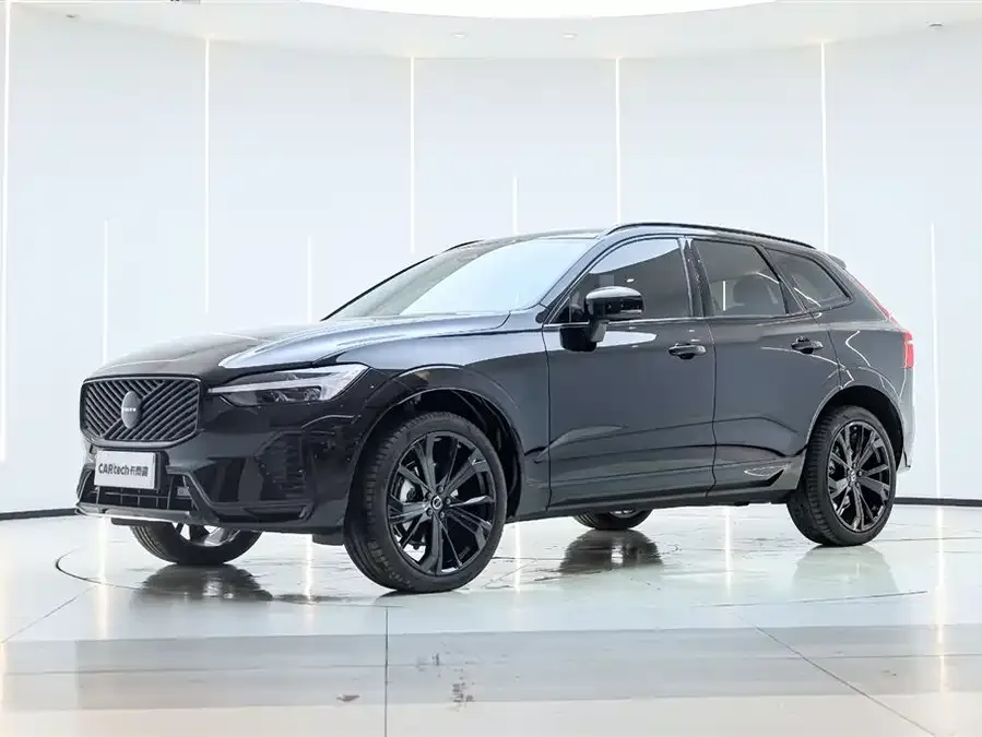 Volvo XC60 2026 B5 4WD Zhiyuan Polar Night Black Edition 2025 — фото 1, купить с доставкой в Москву