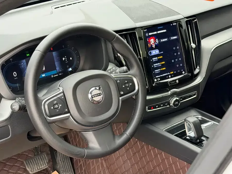 Volvo XC60 2023 B5 4WD Zhiyi Luxury Edition 2022 — миниатюра 3