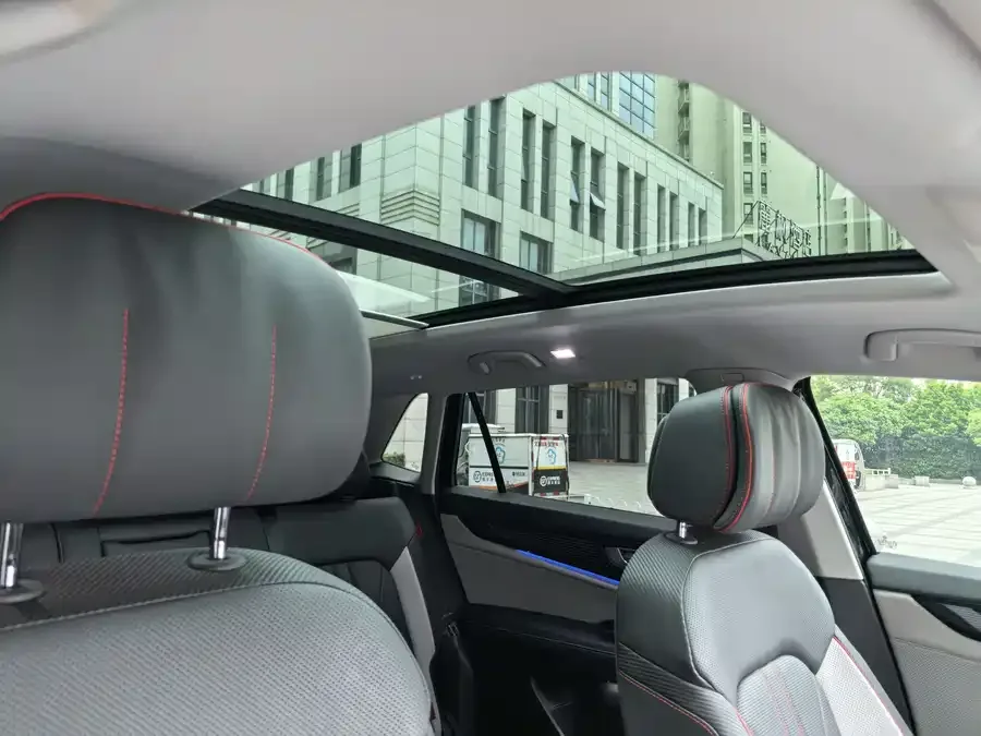 Volkswagen Teramont 2024 Touron 380TSI 4WD Dragon Edition 2024 — миниатюра 3