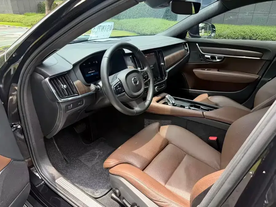 Volvo S90 2022 B5 Zhiyi Luxury Edition 2022 — миниатюра 4