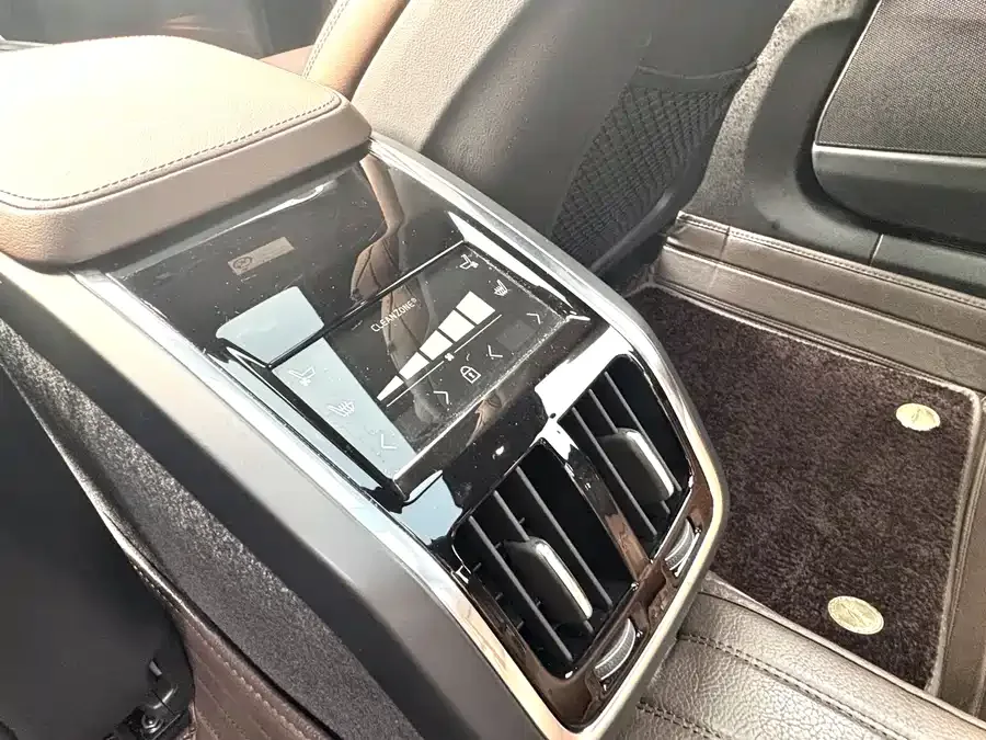 Volvo S90 2024 B5 Smart Luxury Edition 2024 — миниатюра 4