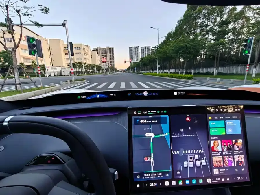 Xiaomi YU7 Xiaomi YU7 2025 Ultra-Long-Range Rear-Wheel Drive Edition 2025 — миниатюра 4