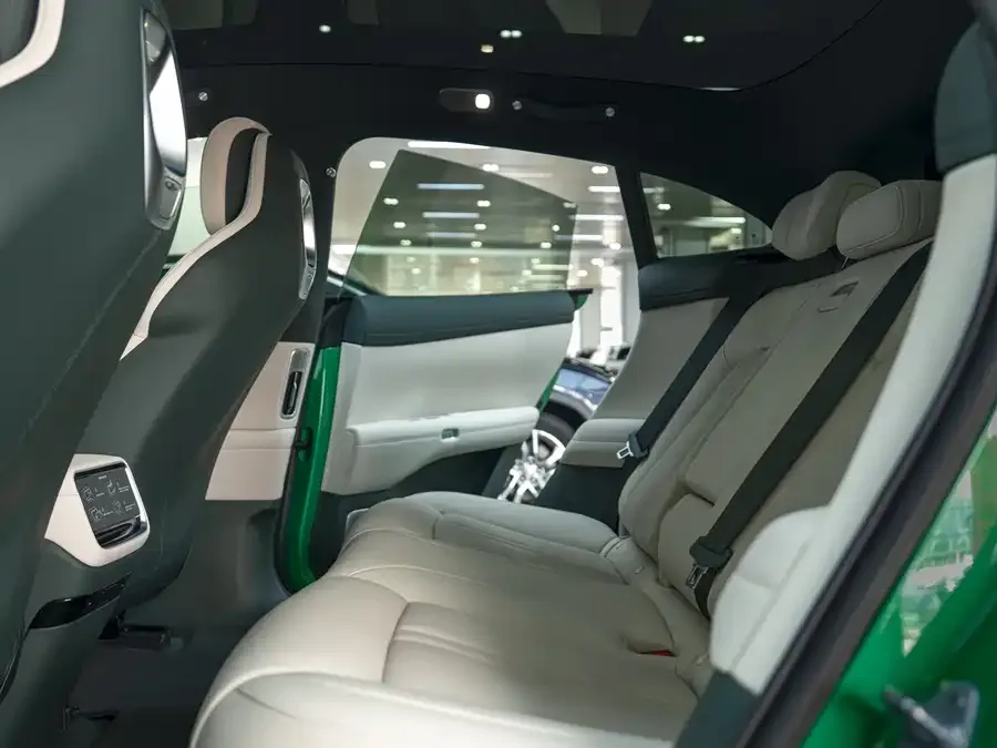 Xiaomi YU7 Xiaomi YU7 2025 Ultra-Long-Range Rear-Wheel Drive Edition 2026 — миниатюра 4