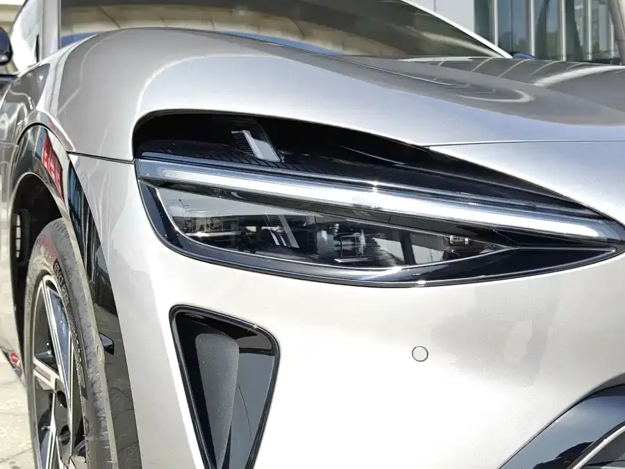 Xiaomi YU7 Xiaomi YU7 2025 Ultra-Long-Range Rear-Wheel Drive Edition 2025 — миниатюра 4