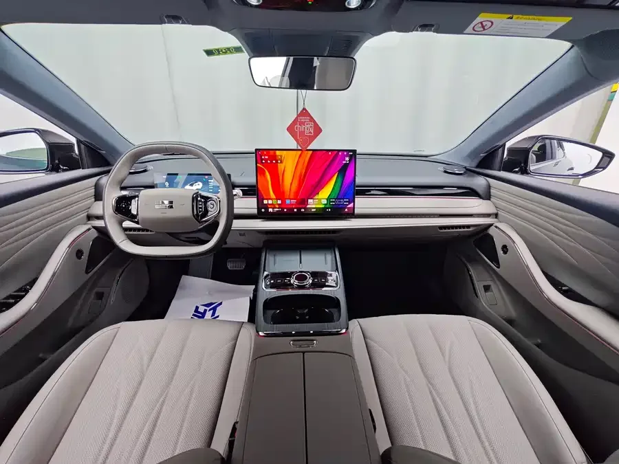 Geely Galaxy Star 8 Galaxy Star 8 2025 130km EM-i Premium Edition 2025 — миниатюра 3