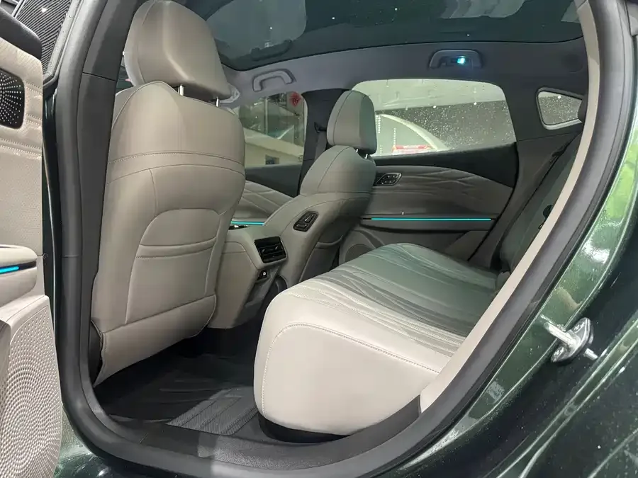 Geely Galaxy Star 8 Galaxy Star 8 2025 130km EM-i Premium Edition 2025 — миниатюра 2