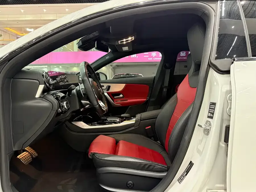 Mercedes-Benz CLA AMG Mercedes-Benz CLA AMG 2023 AMG CLA 35 4MATIC 2023 — миниатюра 4