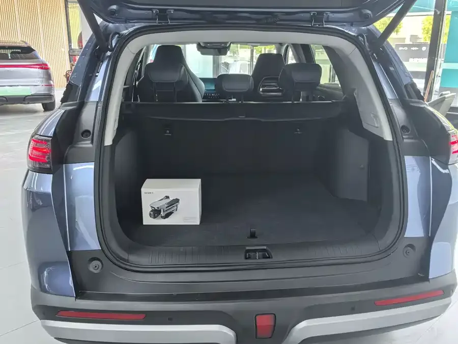 BYD Sea Lion 07 DM-i Sea Lion 07 DM-i 2025 150 Pilot+ Edition 2025 — миниатюра 3
