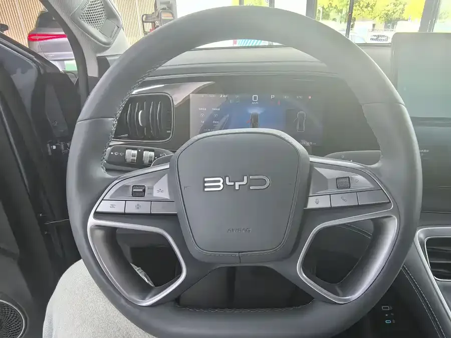 BYD Sea Lion 07 DM-i Sea Lion 07 DM-i 2025 150 Pilot+ Edition 2025 — миниатюра 4