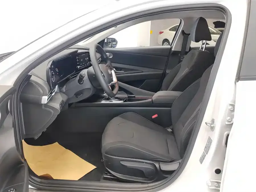 Hyundai Elantra Elantra 2023 1.5L CVT GLS Leading Edition 2025 — миниатюра 3
