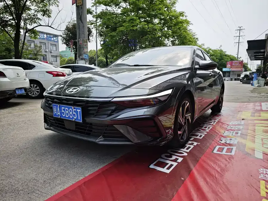 Hyundai Elantra Elantra 2023 1.5L CVT LUX Premium Edition 2024 — фото 1, купить с доставкой в Москву