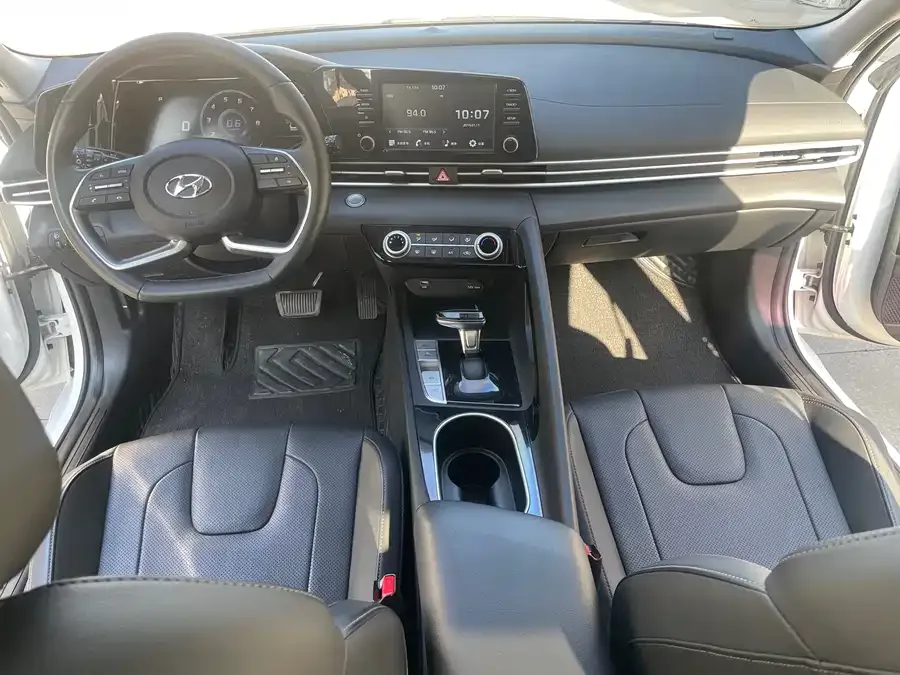 Hyundai Elantra Elantra 2021 1.5L CVT GLX Elite Edition 2022 — миниатюра 4