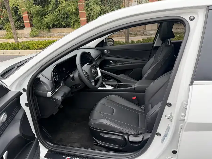 Hyundai Elantra Elantra 2023 1.5L CVT GLX Elite Edition 2023 — миниатюра 3