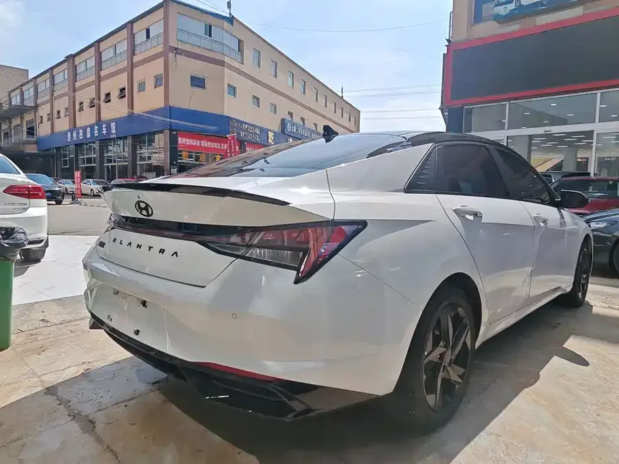Hyundai Elantra Elantra 2022 1.5L CVT TOP flagship version 2023 — миниатюра 4